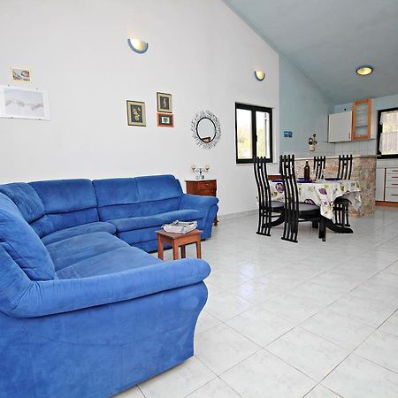 Guest House Beverin ซาลี ภายนอก รูปภาพ