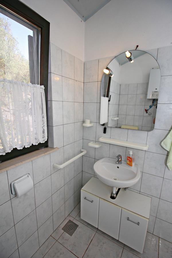 Guest House Beverin ซาลี ภายนอก รูปภาพ