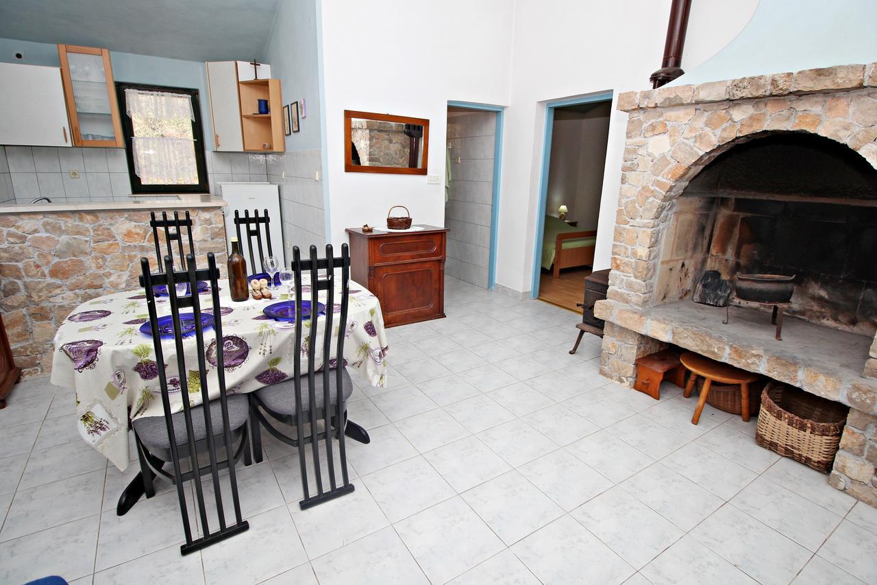 Guest House Beverin ซาลี ภายนอก รูปภาพ