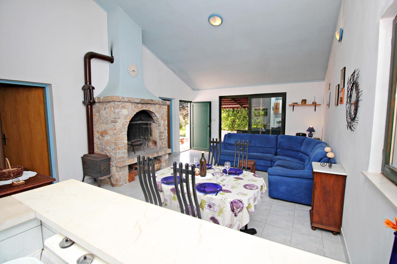 Guest House Beverin ซาลี ภายนอก รูปภาพ