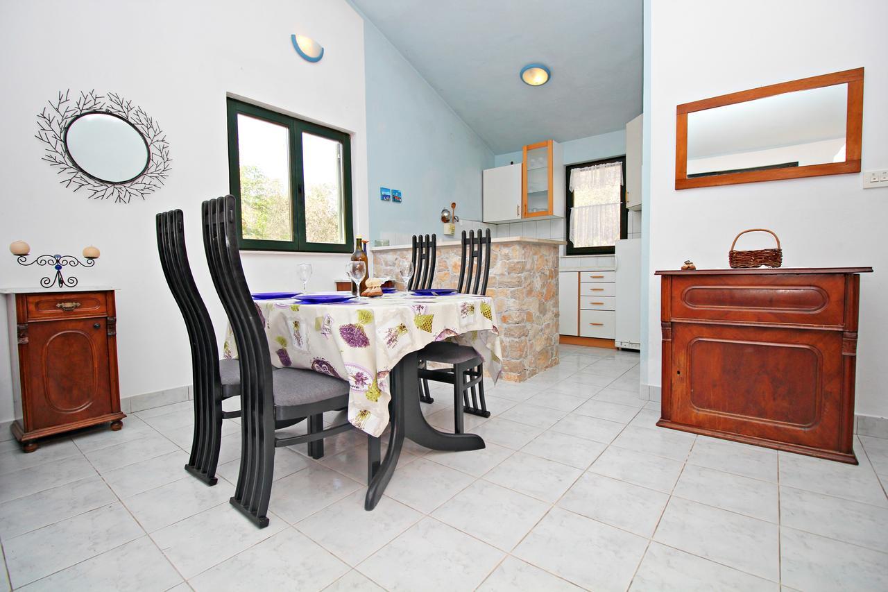 Guest House Beverin ซาลี ภายนอก รูปภาพ